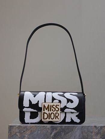 Miss Dior Flap Bag White and Black Size 22x11x6CM
