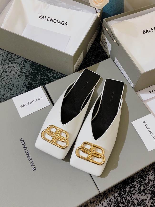 Balenciaga Leather White Mules D95 - 1