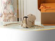 LV Pochette Métis East West Creme Bag Size 21x13x6CM - 6