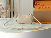LV Easy Pouch On Strap Creme Bag Size 19x11x3CM - 2