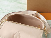 LV Diane Creme Bag Size 24x15x9CM - 3