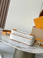 LV Nil White Size 25x17x11CM - 5