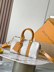 LV Keepall Bandoulière 25 White Size 25x15x11CM - 4