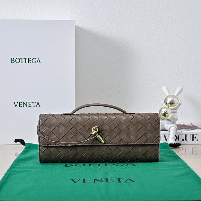 Bottega Veneta Brown Clutch Size 31x13x3cm - 1