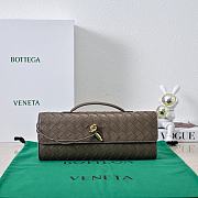 Bottega Veneta Brown Clutch Size 31x13x3cm - 1