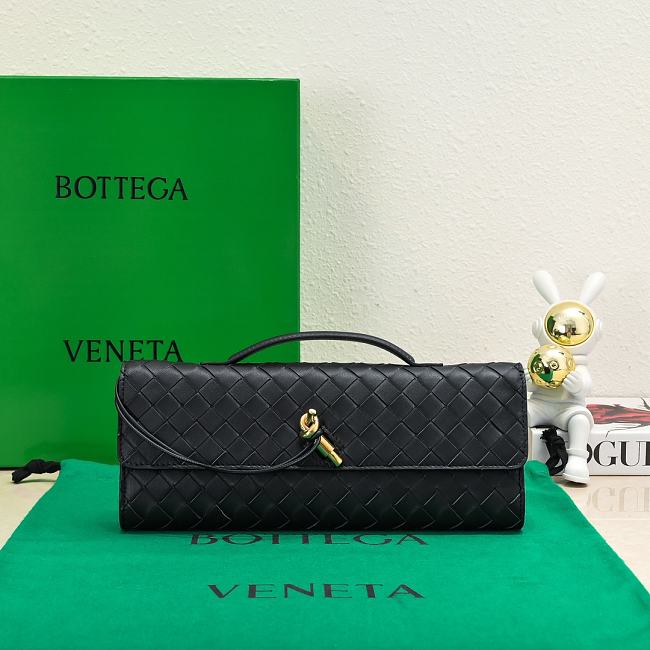Bottega Veneta Black Clutch Size 31x13x3cm - 1