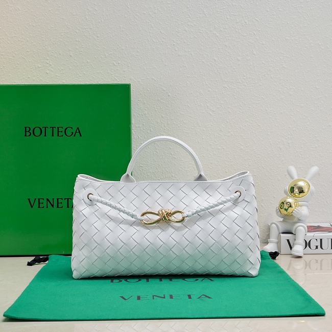 Bottega Veneta White Intrecciato Size 29x18x10cm - 1