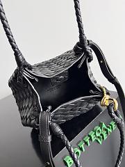 Bottega Veneta Black Parachute Size 21x17x16.5cm - 4