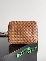 Bottega Veneta Caramel Brown Parachute Size 21x17x16.5cm - 5