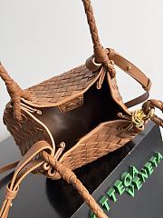 Bottega Veneta Caramel Brown Parachute Size 21x17x16.5cm - 2