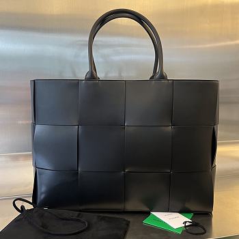 Bottega Veneta Arco Tote Black Bag Size 33x44x12cm