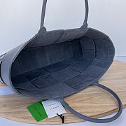 Bottega Veneta Arco Tote Navy Bag Size 33x44x12cm - 2