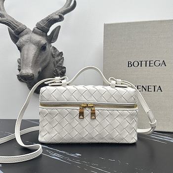 Bottega Veneta Bang Bang Vanity Case White Size 22×12.5×5cm