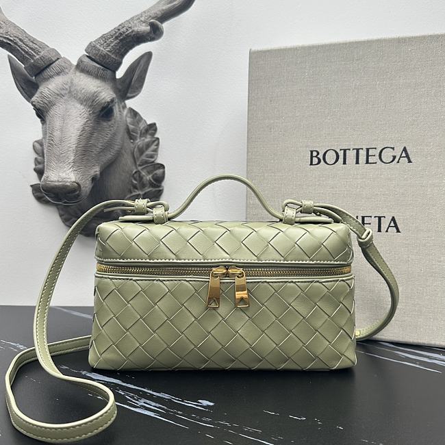 Bottega Veneta Bang Bang Vanity Case Pistachio Size 22×12.5×5cm - 1