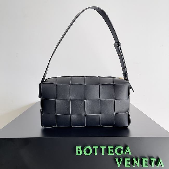 Bottega Veneta Brick Cassette Black Bag Size 24x14x10CM - 1