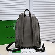 Bottega Veneta Brown Backpack in Intrecciato Size 32x43cm - 4
