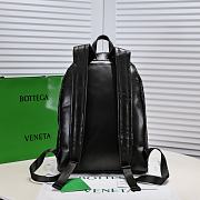 Bottega Veneta Black Backpack in Intrecciato Size 32x43cm - 5