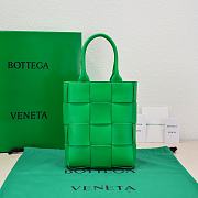 Bottega Veneta Cassette Tote Green Bag Size 22x16x5cm - 2