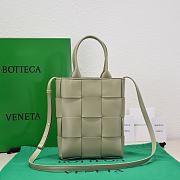Bottega Veneta Cassette Tote Pistachio Bag Size 22x16x5cm - 2