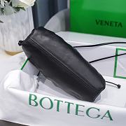 Bottega Veneta Cavatelli Clutch Black Size 23x13x8cm - 6