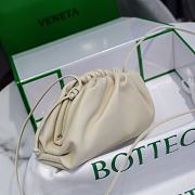 Bottega Veneta Cavatelli Clutch White Size 23x13x8cm - 3