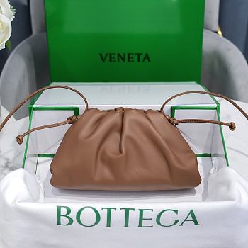Bottega Veneta Cavatelli Clutch Caramel Size 23x13x8cm