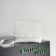 Bottega Veneta Crossbody White Bag Size 19x16x6CM - 1