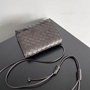 Bottega Veneta Crossbody Brown Bag Size 19x16x6CM - 4