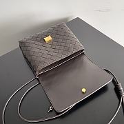 Bottega Veneta Crossbody Brown Bag Size 19x16x6CM - 3