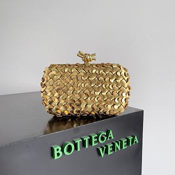 Bottega Veneta Gold Knot Minaudiere Gold Clutch 20x6x12CM