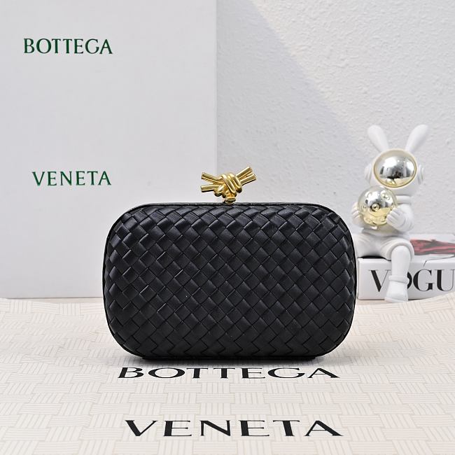 Bottega Veneta Knot Minaudiere Clutch BV0020 Size 20x12x5.5cm - 1