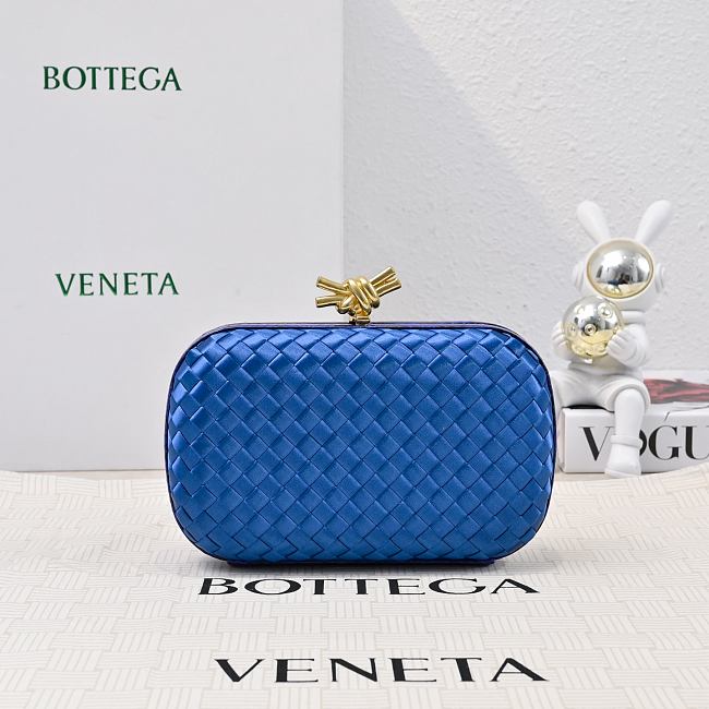 Bottega Veneta Knot Minaudiere Clutch BV0023 Size 20x12x5.5cm - 1