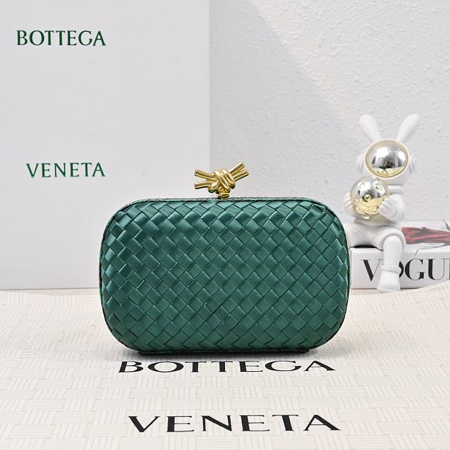 Bottega Veneta Knot Minaudiere Clutch BV0024 Size 20x12x5.5cm - 1
