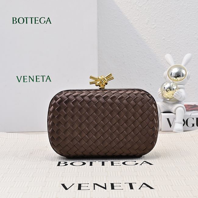 Bottega Veneta Knot Minaudiere Clutch BV0025 Size 20x12x5.5cm - 1