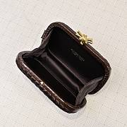 Bottega Veneta Knot Minaudiere Clutch BV0025 Size 20x12x5.5cm - 2