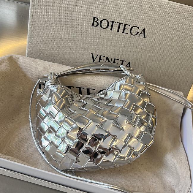 Bottega Veneta Silver Sardine Bag Size 20x12x3cm - 1
