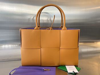Bottega Veneta Small Arco Tote BV7410 Size 20x30x11cm
