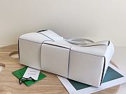 Bottega Veneta Small Arco Tote BV7412 Size 20x30x11cm - 3