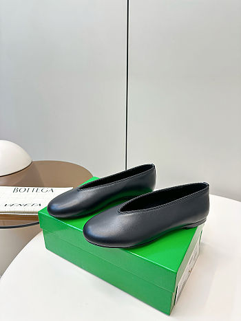 Bottega Veneta Sofia Leather Ballerina BV1401