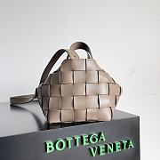 Bottega Veneta Cassette Bowling Bag BV0080 Size 22x16x13CM - 6