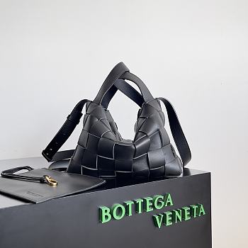Bottega Veneta Cassette Bowling Bag BV0082 Size 22x16x13CM