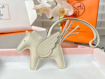 Hermès Horse Pegasus Keychain Code HM5210-02
