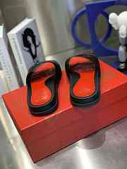 Christian Louboutin Slide OM-02500-01 - 5