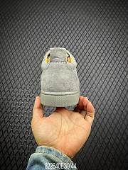 Christian Louboutin Sneaker Low Lou Spikes Flat Grey - 5