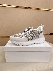 Dior Oblique Pattern Sneakers Code 058B60-02 - 6