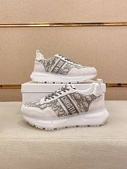 Dior Oblique Pattern Sneakers Code 058B60-02 - 5