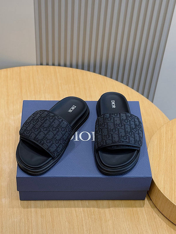 Dior Slide Code D0027-01 - 1