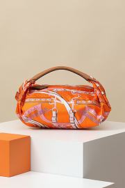 Hermes Balusoie Silk With Hunter HM5213 Size 32x24x12cm - 6