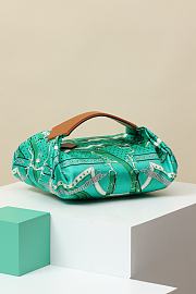 Hermes Balusoie Silk With Hunter HM5214 Size 32x24x12cm - 3