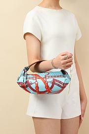 Hermes Balusoie Silk With Hunter HM5215 Size 32x24x12cm - 3